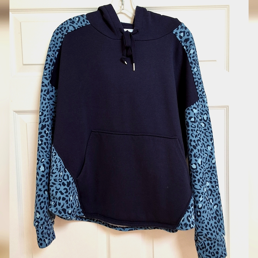 Time & Tru, XL (16-18), Woman's Dark Navy Blue Animal Print Hoodie - Picture 4 of 6